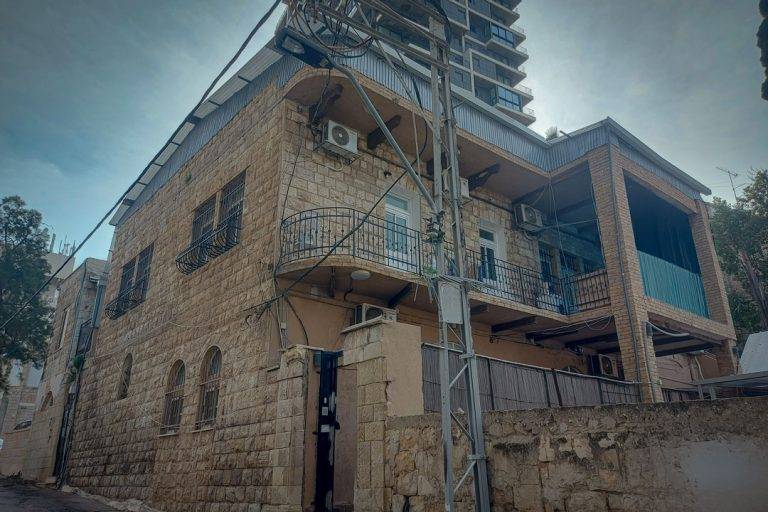 בניין למכירה באזור הדר חיפה