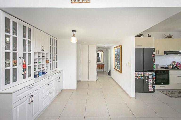 y2_5_U7hQrSWwDn_20250605