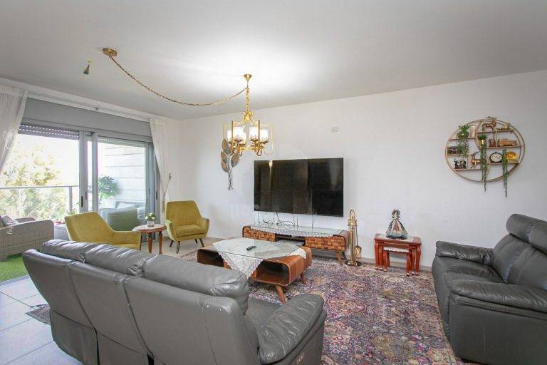 y2_7_gV8PBcRy5Y_20250605