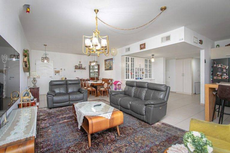 y2_8_YrLlvG5iBq_20250605